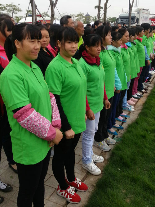 草莓音樂節(jié)日常保潔1