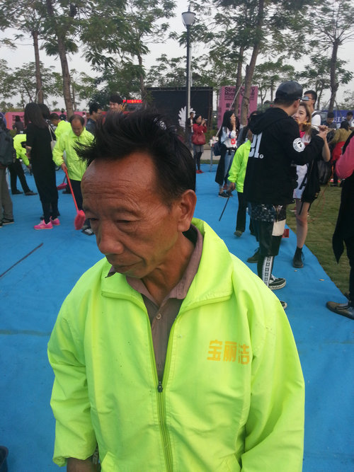 草莓音樂節(jié)日常保潔11