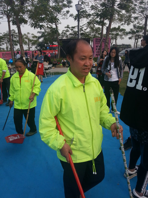 草莓音樂節(jié)日常保潔13