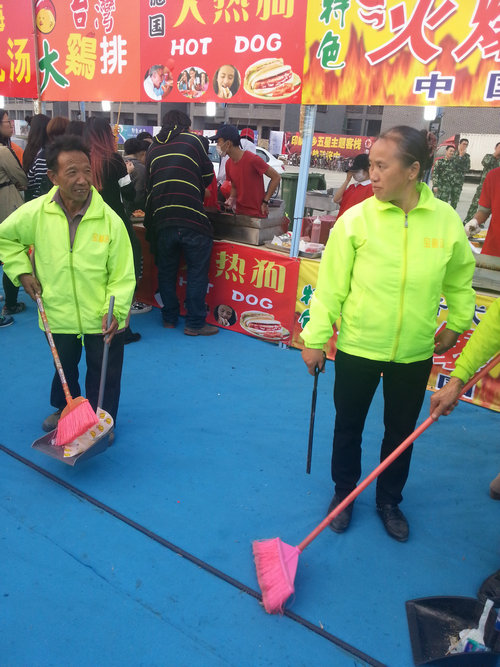 草莓音樂節(jié)日常保潔16