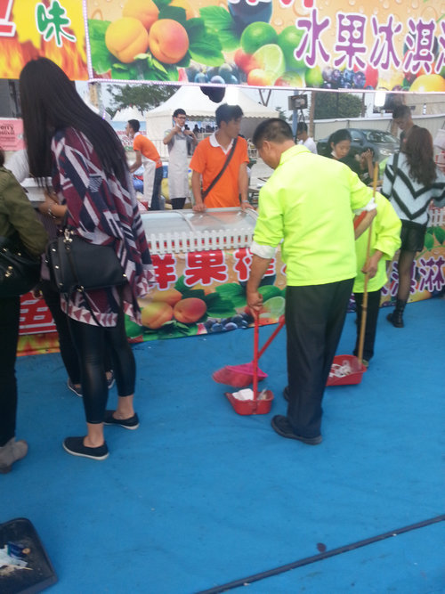 草莓音樂節(jié)日常保潔17